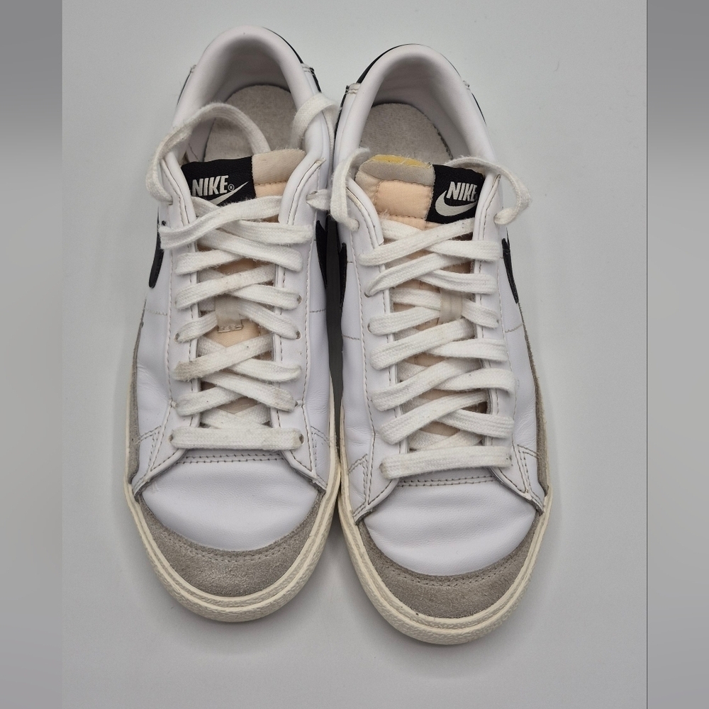 Nike Men's White and Gray Sneakers